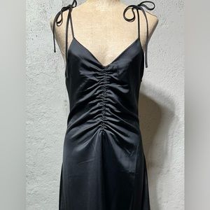 Jason Wu Evening Gown
Black
Sleeveless with V-Neck